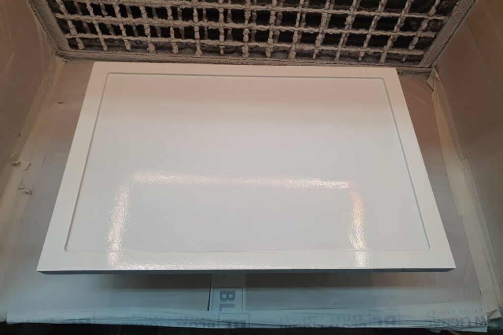 Front testowy B gdzie widać pełne krycie podkładu LBR608. Widać że izolant pomaga w lepszym kryciu. 