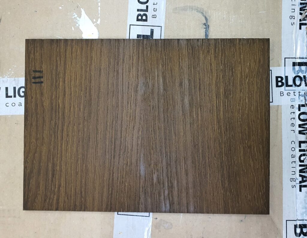 Efekt po bejcowaniu metodą prószenia z wykorzystaniem uniwersalnych bejc BG Hesse Lignal.