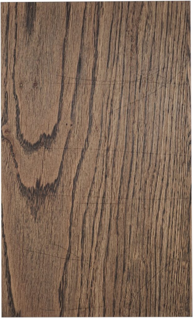 Przestroga przed nie ostrożnym uzytkowaniem narzędzi metalowych przy wykańczaniu powierzchni drewnianych.